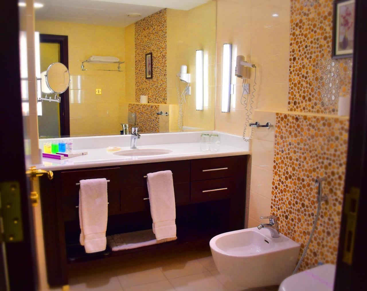 Al Bastaki International Hotel Кувейт Екстериор снимка